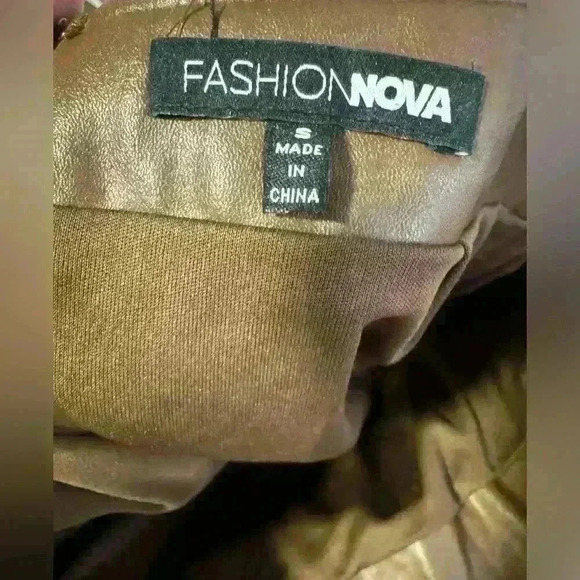 Fashion Nova Flame in your Heart Skirt Chocolate Size S Pleather Slit - Picture 9 of 11